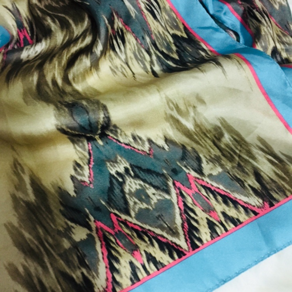 NWT Nicole Miller Shawl - Picture 3 of 4